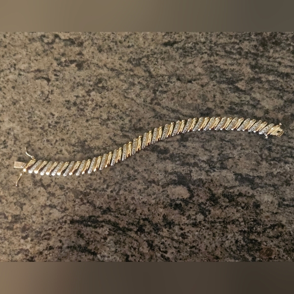 Elegant Gold and Sterling Silver Women's Bracelet Marked 925 - Picture 4 of 8